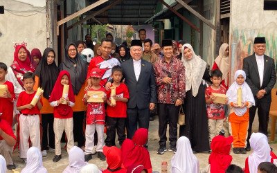 Menteri Pendidikan Brunei Darussalam Kunjungi RA Unggulan Mas'udi dan MI Mas’udi Pontianak, Turut Bagikan Hadiah Lomba HUT RI